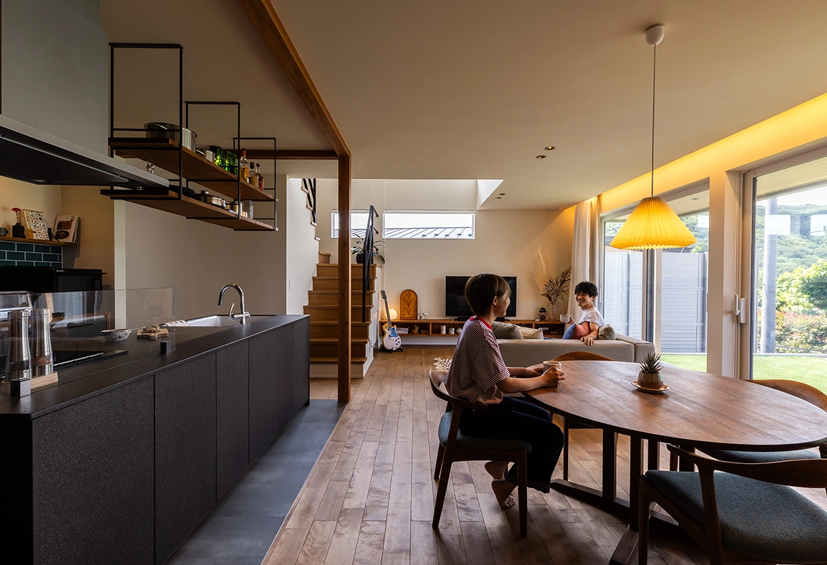 欧風×ヴィンテージでつくる<br>信州の四季を楽しむ眺望の家